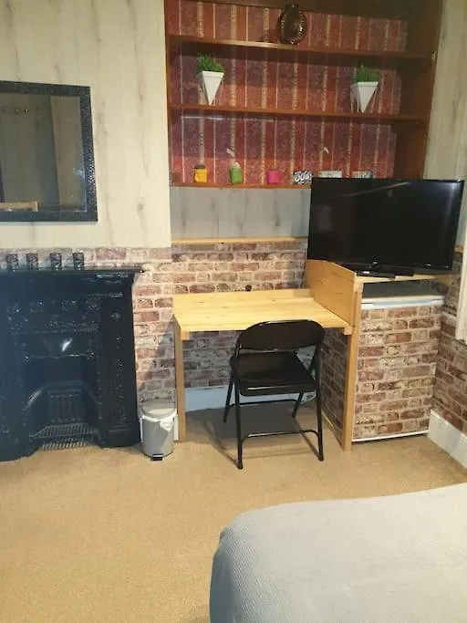 Spacious Bedroom With Private Bathroom. Abbey Wood 0*,  United Kingdom