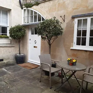 Royal Crescent Courtyard , Bath United Kingdom