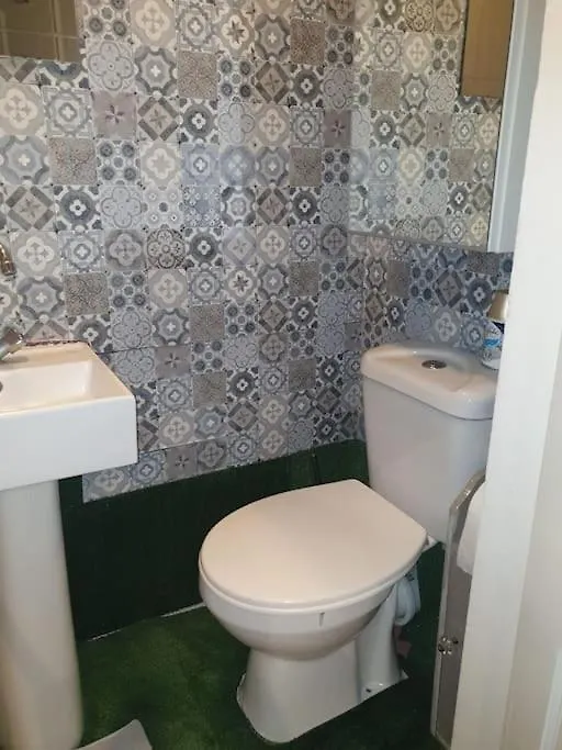 Apartment Spacious Bedroom With Private Bathroom. Abbey Wood